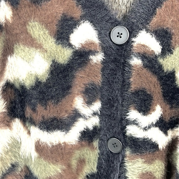 Bella Dahl Fuzzy Camo Sweater Cardigan - Picture 5 of 8